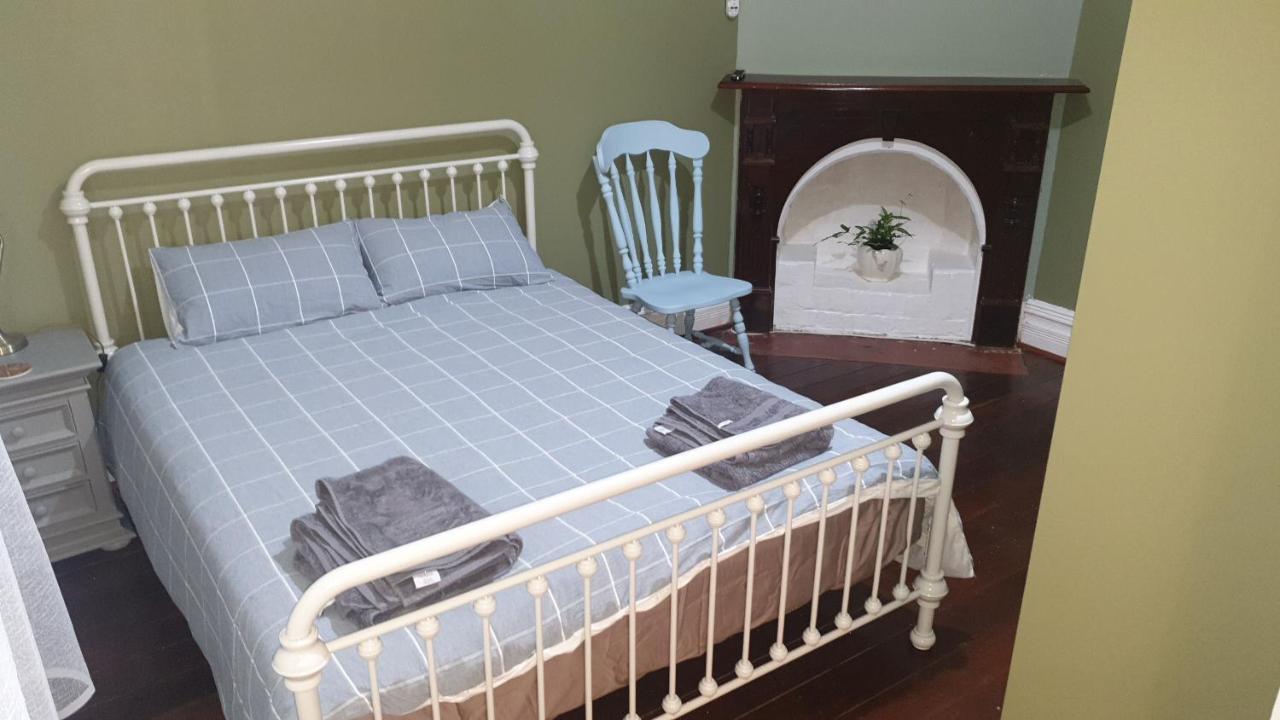 Queen Room with Private Bathroom - 1